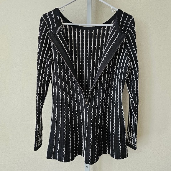 LEO & UGO Women's Black & White Striped Pullover Fit & Flare Zip Sweater Sz US 8 - Picture 3 of 14
